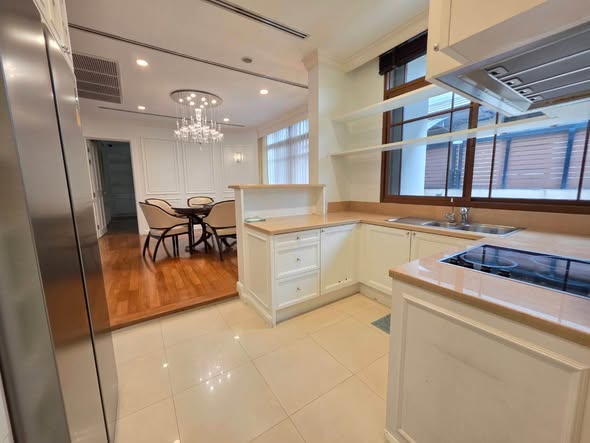 kitchen of MooBaan Sansiri