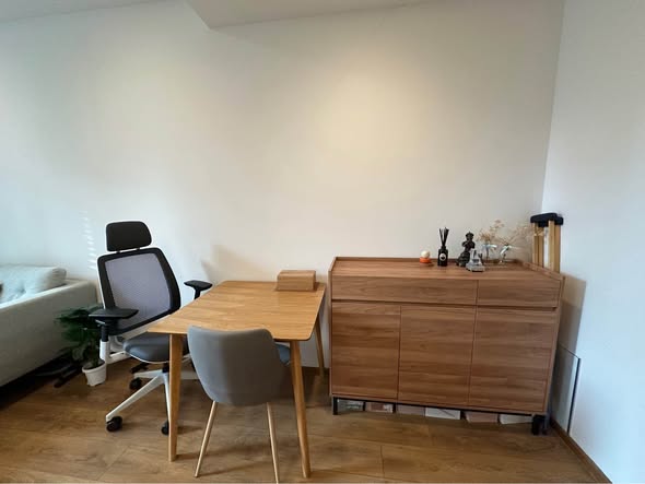 room interior of Noble BE33