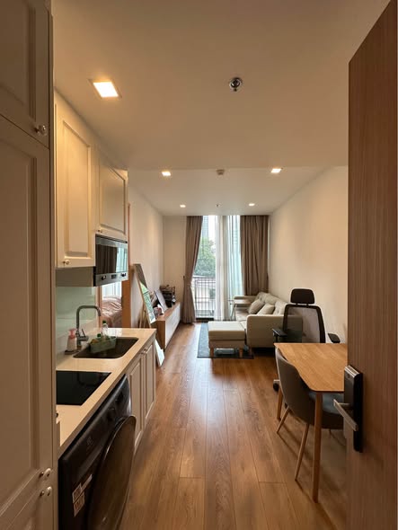 room interior and kitchen of Noble BE33