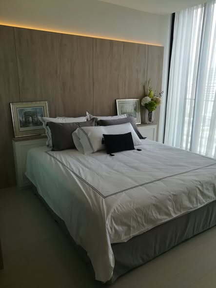bedroom of Noble Ploenchit