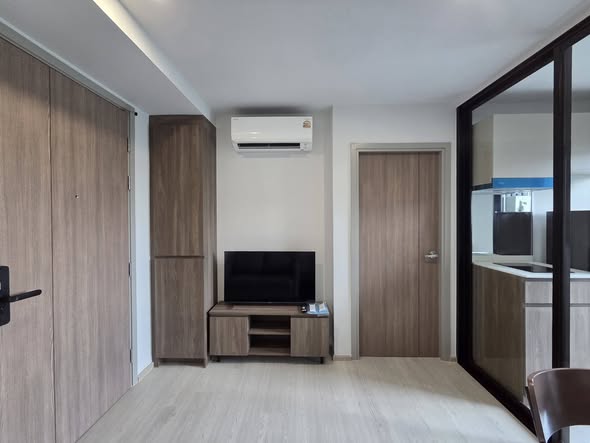 bedroom and room interior of Nue Cross Khu Khot Station (นิว ครอส คูคต สเตชัน)