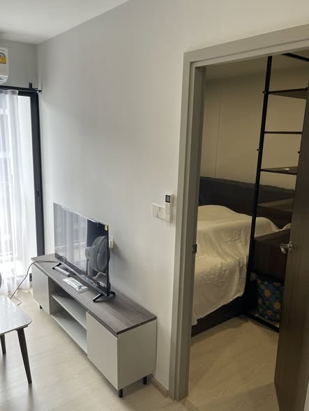 bedroom and room interior of Nue Cross Khu Khot Station (นิว ครอส คูคต สเตชัน)