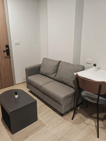 living room of Nue Cross Khu Khot Station (นิว ครอส คูคต สเตชัน)