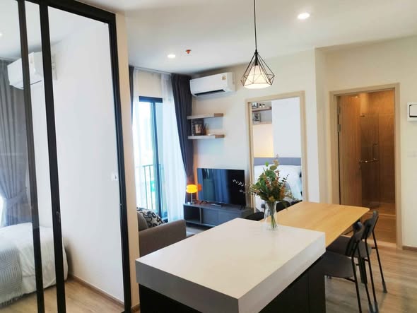 bedroom and room interior of Nue District R9