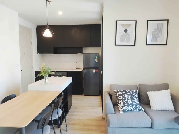 living room of Nue District R9