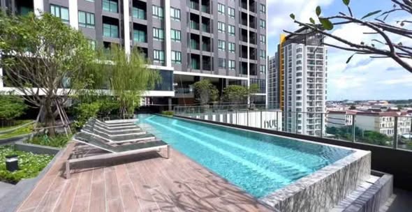 pool of NUE Noble Srinakarin Lasalle นิว โนเบิล ศรีนครินทร์ – ลาซาล