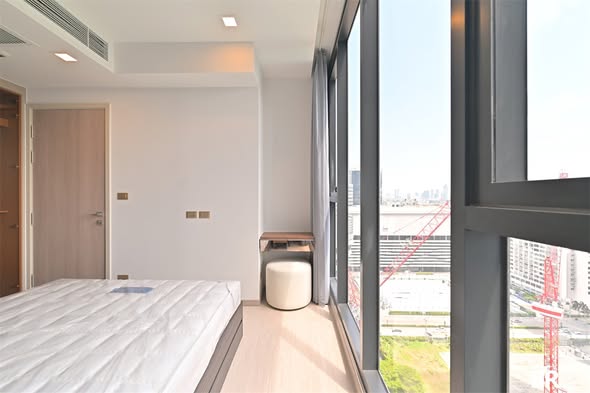 bedroom and room interior of One9Five Asoke – Rama 9