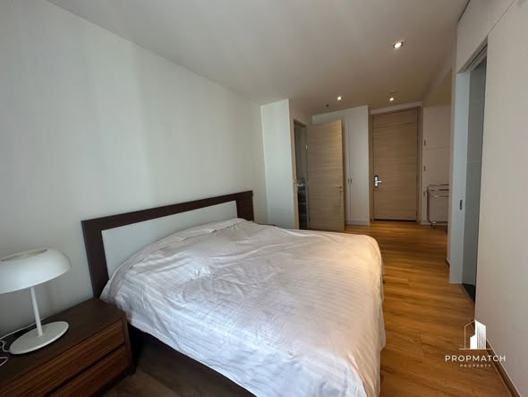 bedroom of Park Origin Phrom Phong