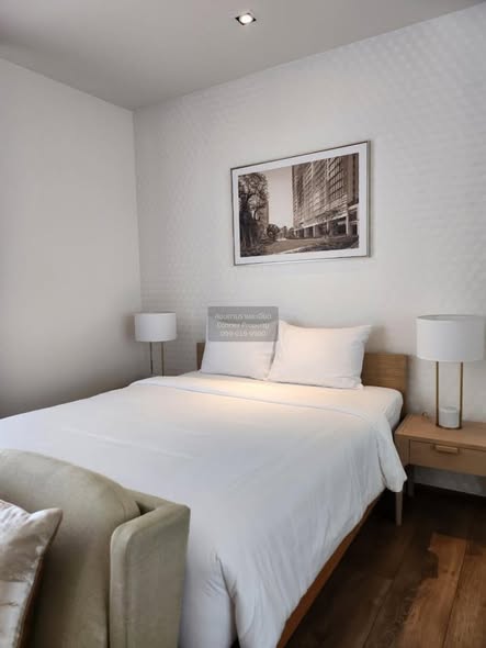 bedroom of Park Origin Phrom Phong