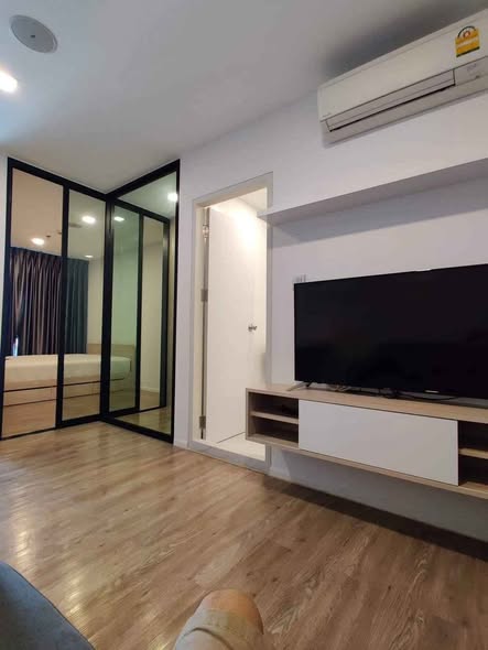 bedroom and room interior of Phaholyothin-Sapanmai