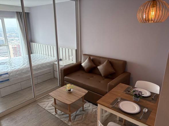 bedroom and living room of Regent Home Bangna (รีเจ้นท์โฮม บางนา)