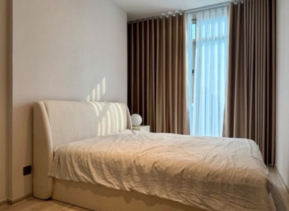 bedroom of Rhythm Ekkamai Estate