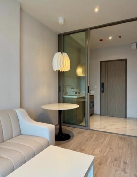 room interior of Rhythm Ekkamai Estate