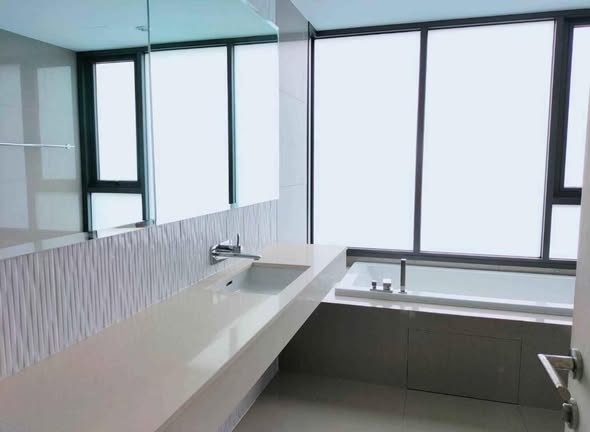 bathroom of Rhythm Sukhumvit 42