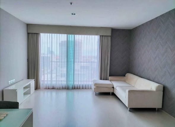 living room and bedroom of Rhythm Sukhumvit 42