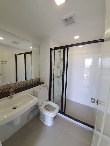 room interior of The​ 1​ ​Plus​ Grand​ Ramkhamhaeng