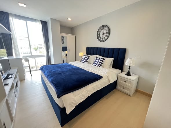 bedroom of The Alcove 49