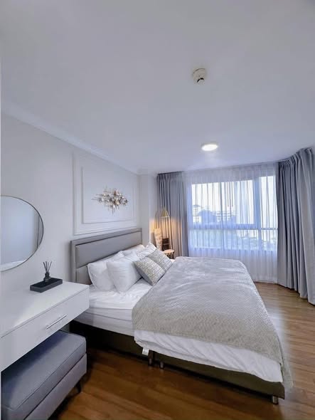 bedroom of The Clover