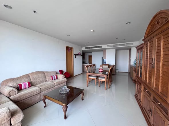 THE EMPIRE PLACE SATHON