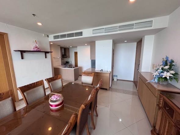 THE EMPIRE PLACE SATHON