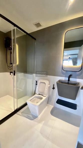 bathroom of The Key Rama 3