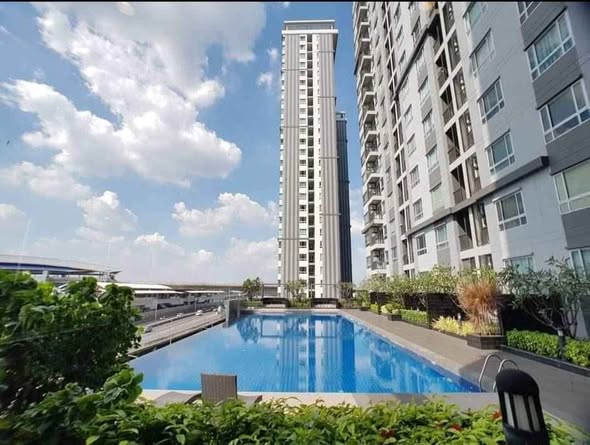 pool of The President Sathon-Ratchaphruek 2