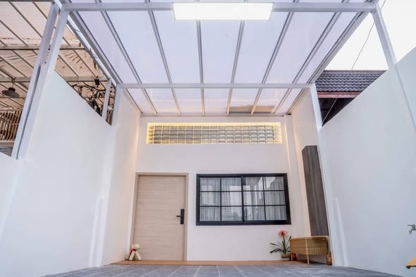 room interior of The Roof Townhome