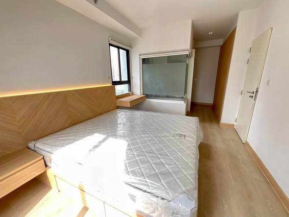 bedroom of The Seed Mingle