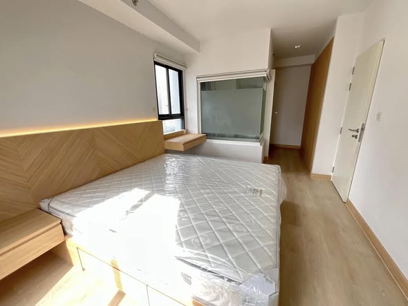 bedroom of The Seed Mingle