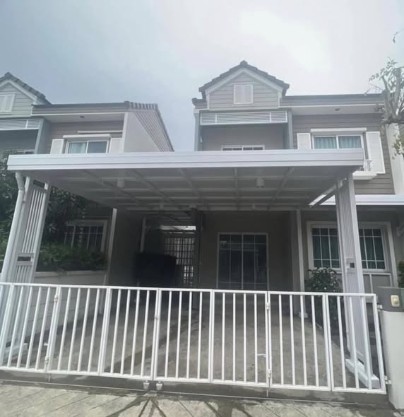 The Village 3 Bang Na-Wong Waen