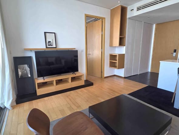 bedroom and living room of AEQUA Residence Sukhumvit 49 dad no3