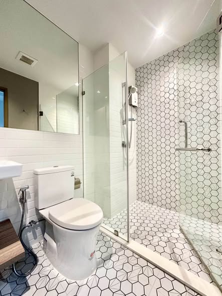 room interior and bathroom of Altitude Unicorn Sathorn