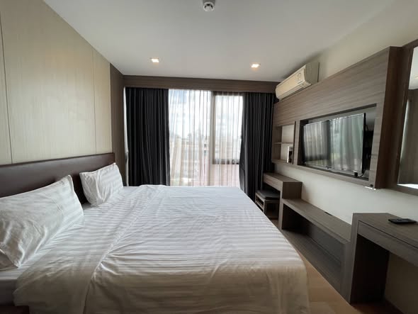 bedroom of art @ Thong Lo