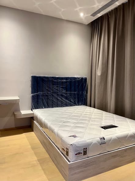 bedroom of Ashton Asoke