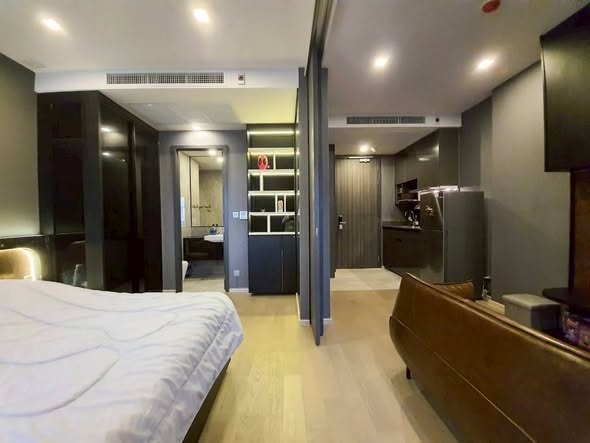 bedroom and room interior of Ashton Asoke