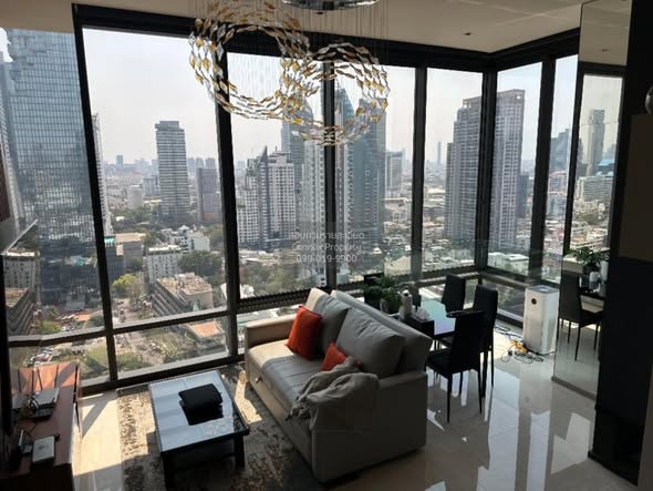 living room of Ashton Silom