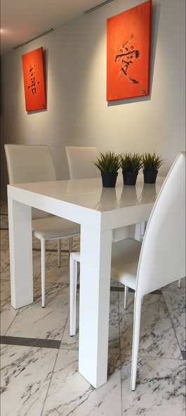 room interior of Beverly Tower