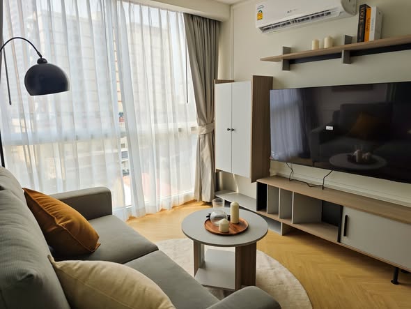 living room and bedroom of Chateau in Town Phahol 11 ชาโตว์ อินทาวน์ พหลโยธิน 11