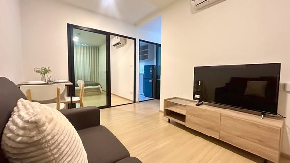 living room and bedroom and room interior of Chewathai Hallmark Ladprao – Chokchai 4 Phase 2