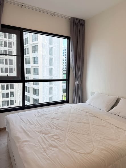 bedroom of Condolette Midst Rama 9