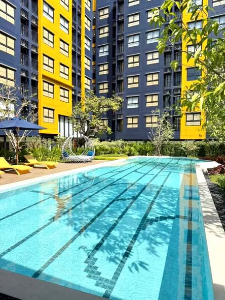 pool of dcondo Shine Rangsit