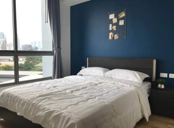 bedroom of Downtown49