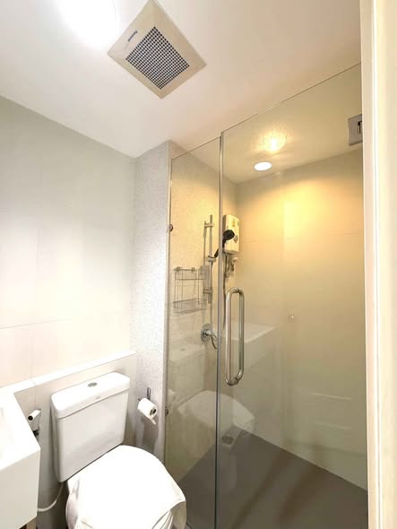 room interior and bathroom of Fuse Mobius