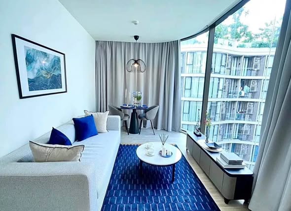 living room and bedroom of Fynn Asoke