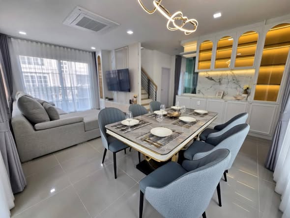 living room and room interior of Golden Neo, Sukhumvit LaSalle
