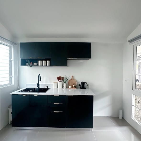 room interior and kitchen of Golden Neo, Sukhumvit LaSalle