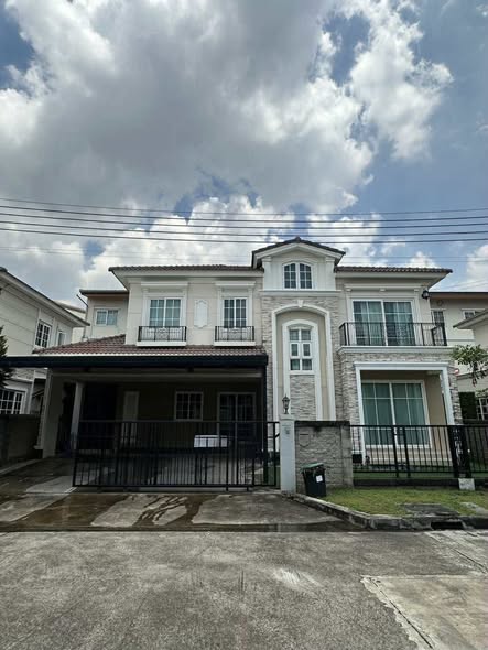 Grandio Ladprao-Kaset Nawamin