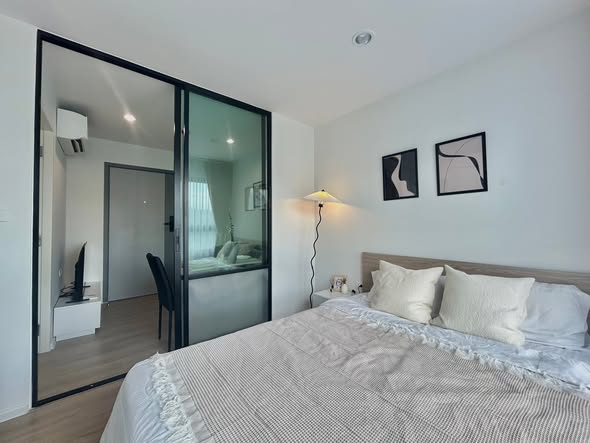 bedroom and room interior of iCondo Activ Pattanakarn
