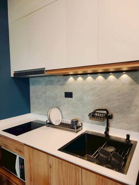 bathroom and kitchen of Ideo Blucove Sathorn