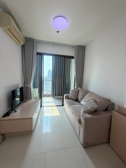 bedroom and living room of Ideo Mix Sukhumvit 103